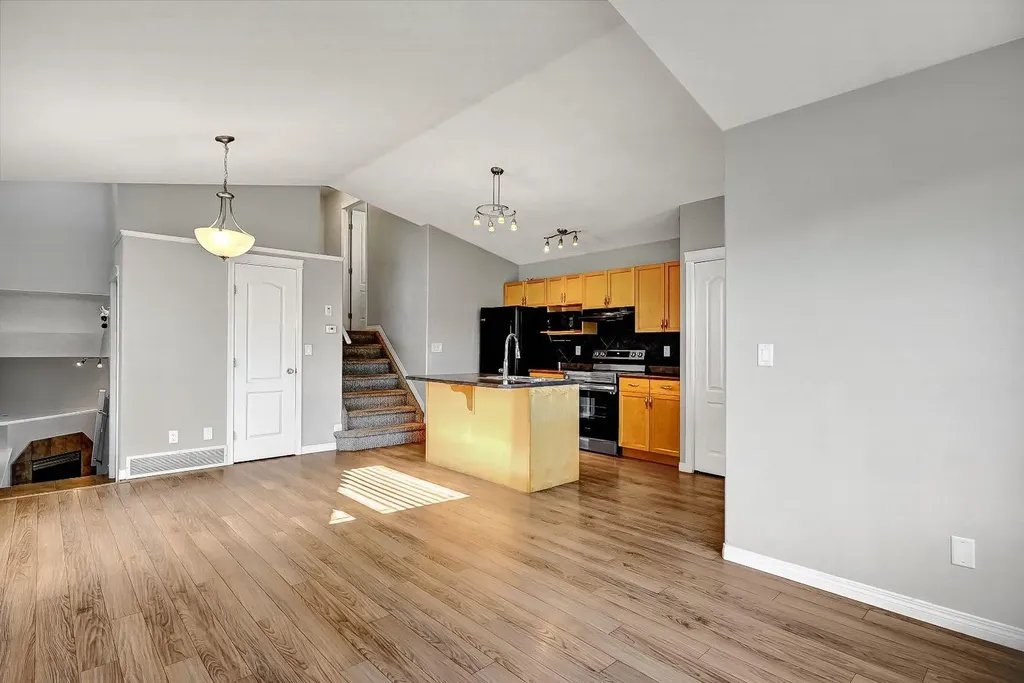 9021 95 Avenue Grande Prairie AB T8X1V3