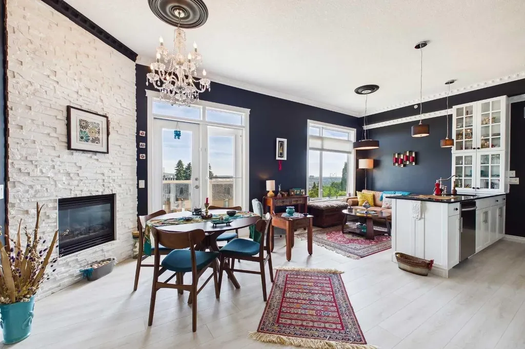 2 Hemlock Crescent SW Calgary AB T3C 2Z1