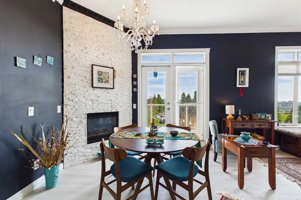 2 Hemlock Crescent SW Calgary AB T3C 2Z1