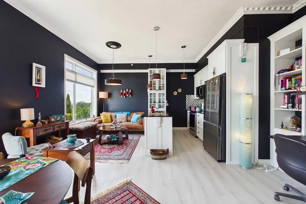 2 Hemlock Crescent SW Calgary AB T3C 2Z1