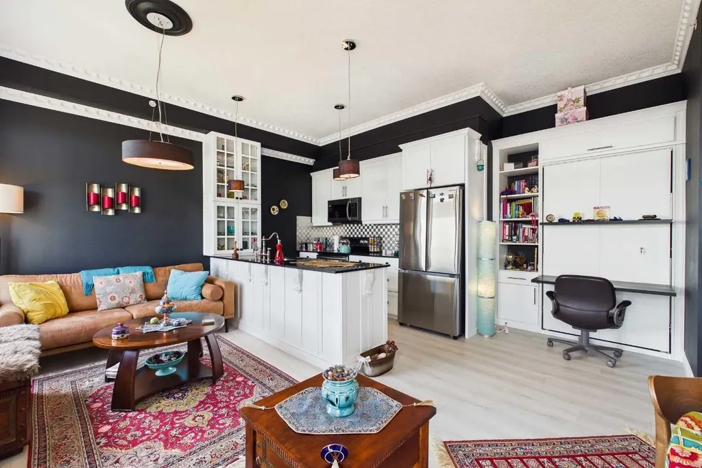 2 Hemlock Crescent SW Calgary AB T3C 2Z1