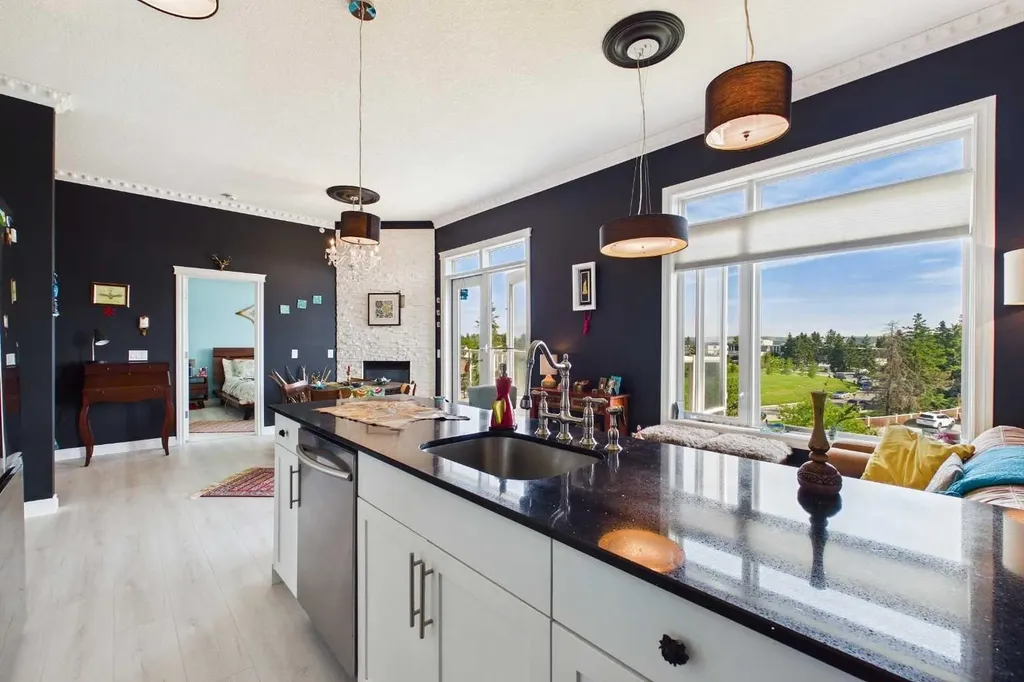2 Hemlock Crescent SW Calgary AB T3C 2Z1