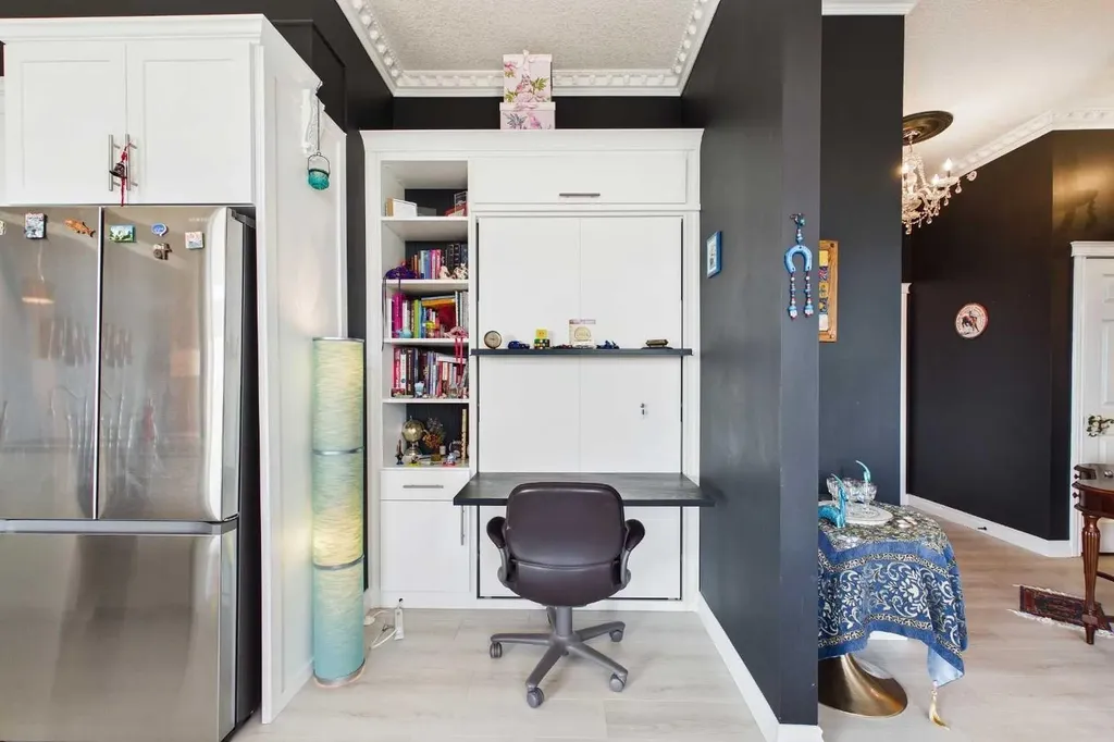 2 Hemlock Crescent SW Calgary AB T3C 2Z1