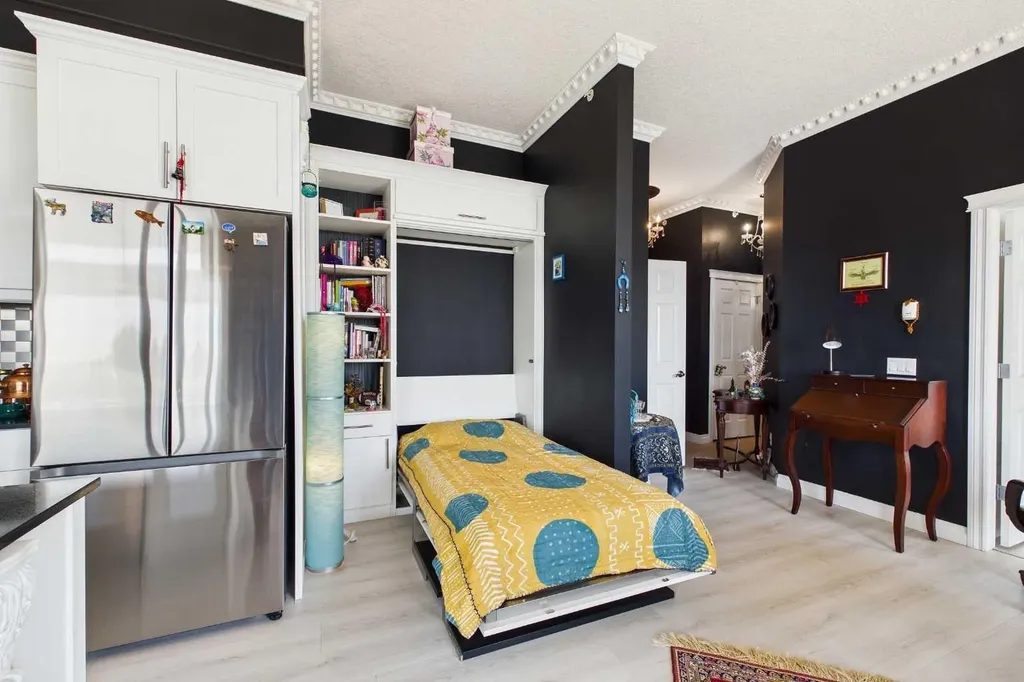 2 Hemlock Crescent SW Calgary AB T3C 2Z1