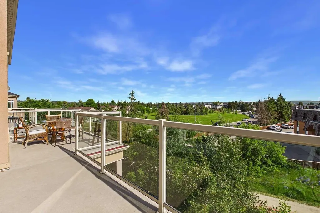 2 Hemlock Crescent SW Calgary AB T3C 2Z1