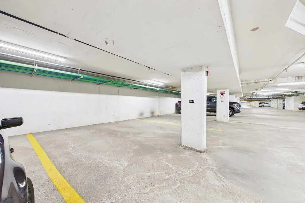 2 Hemlock Crescent SW Calgary AB T3C 2Z1