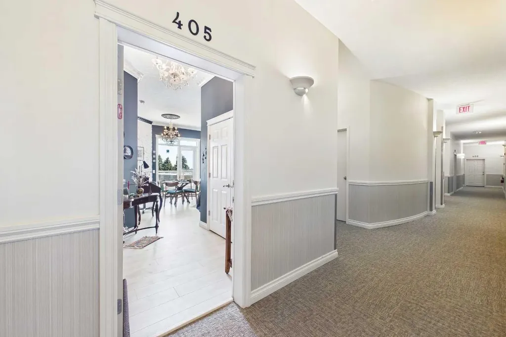 2 Hemlock Crescent SW Calgary AB T3C 2Z1