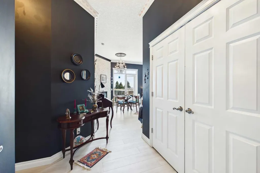 2 Hemlock Crescent SW Calgary AB T3C 2Z1