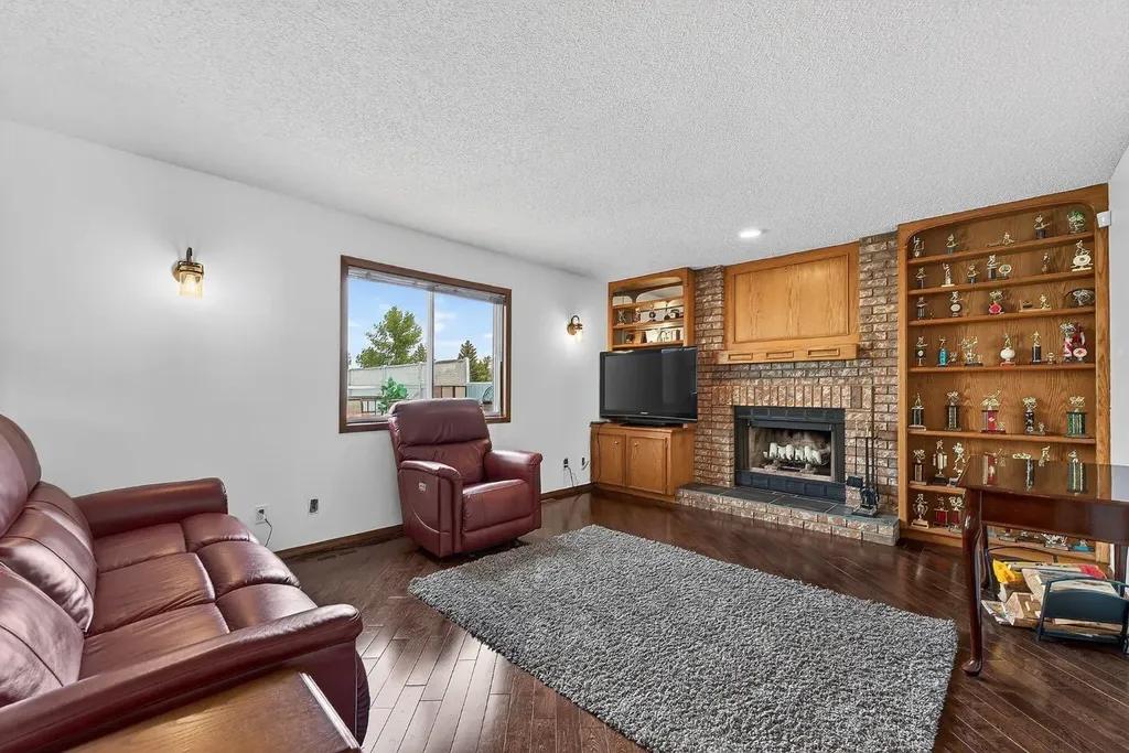 70 Pasadena Gardens NE Calgary AB T1Y 6M8