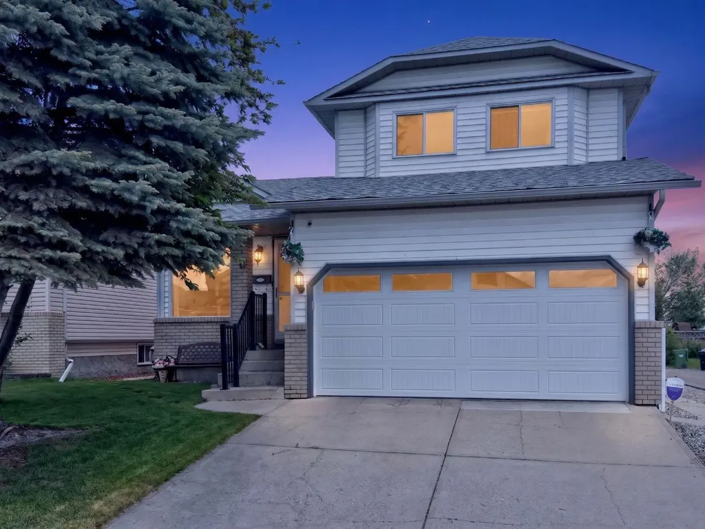 70 Pasadena Gardens NE Calgary AB T1Y 6M8