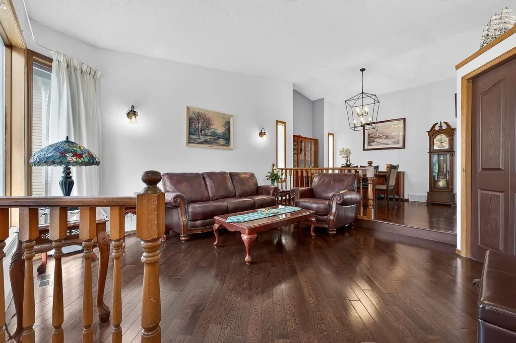 70 Pasadena Gardens NE Calgary AB T1Y 6M8