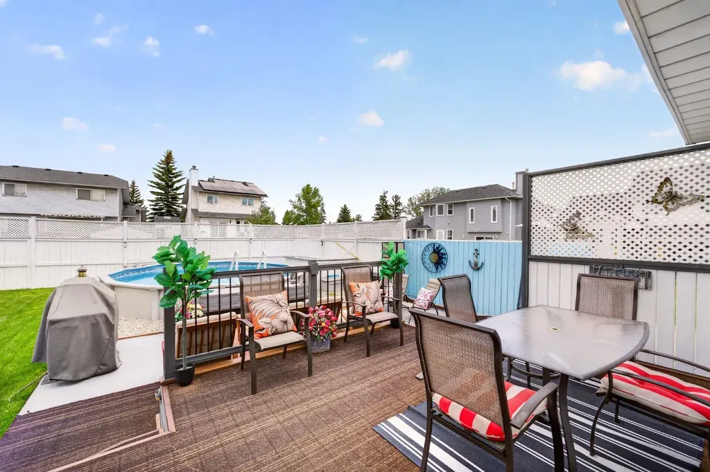 70 Pasadena Gardens NE Calgary AB T1Y 6M8