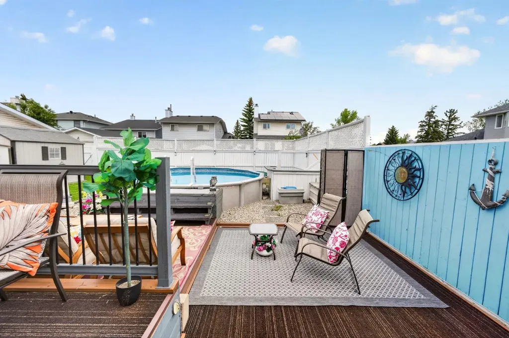 70 Pasadena Gardens NE Calgary AB T1Y 6M8
