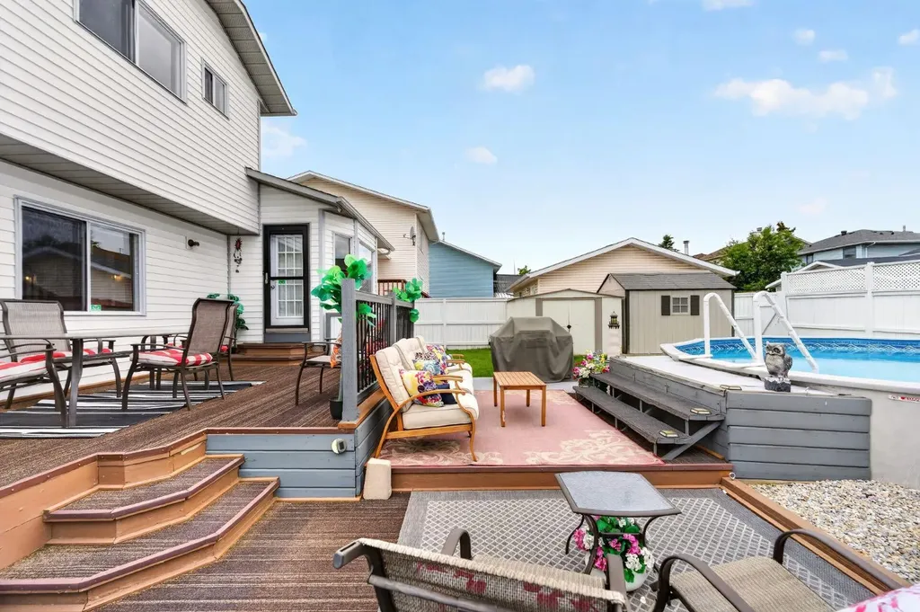 70 Pasadena Gardens NE Calgary AB T1Y 6M8