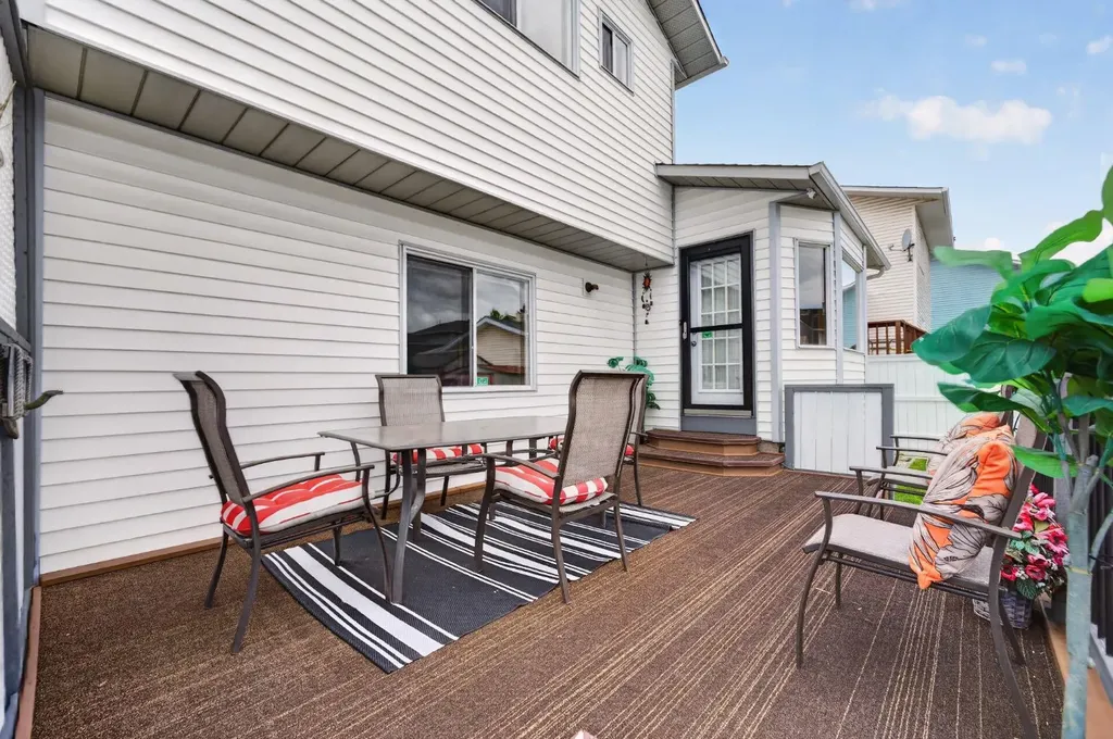70 Pasadena Gardens NE Calgary AB T1Y 6M8