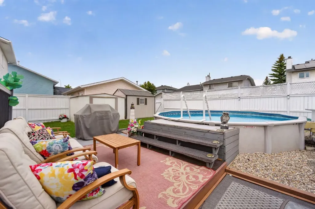 70 Pasadena Gardens NE Calgary AB T1Y 6M8