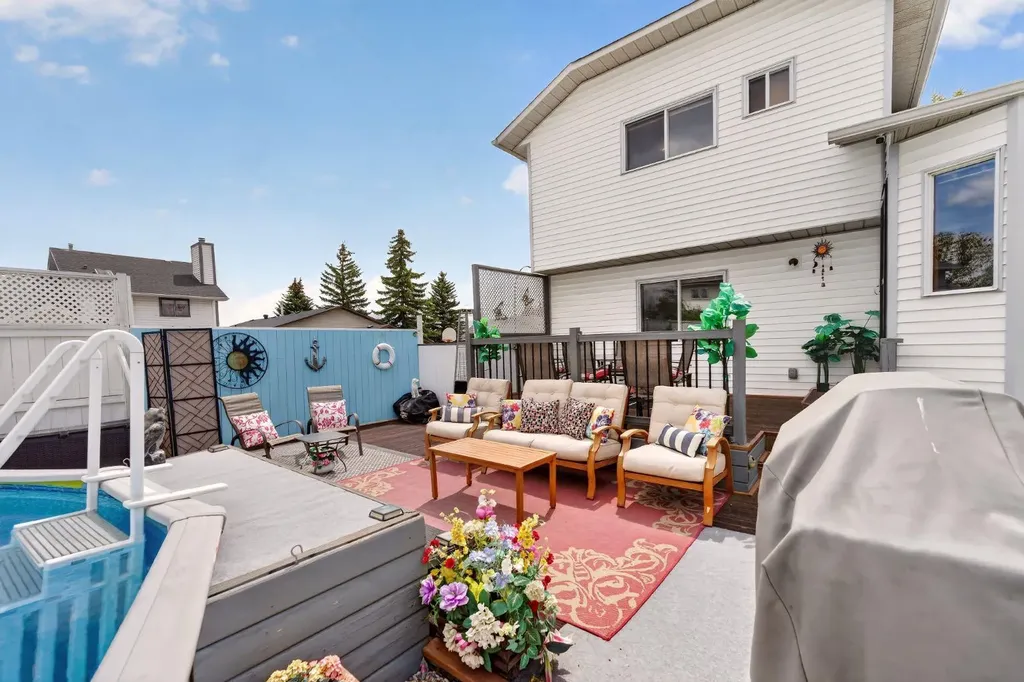 70 Pasadena Gardens NE Calgary AB T1Y 6M8