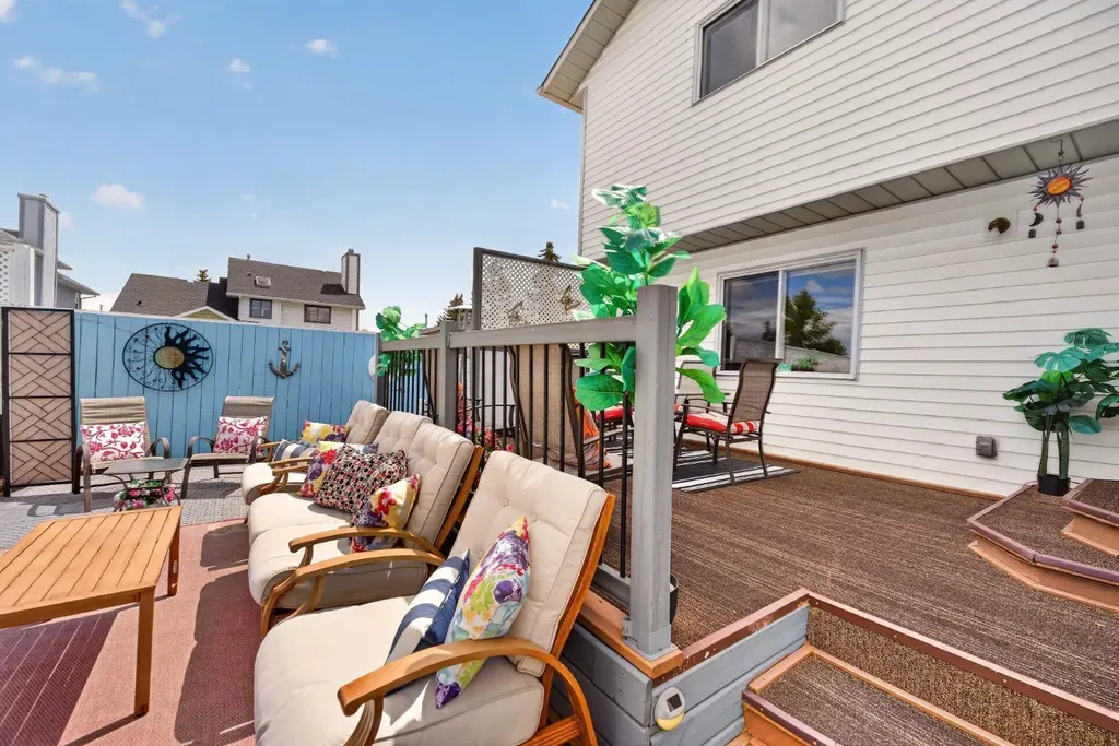 70 Pasadena Gardens NE Calgary AB T1Y 6M8