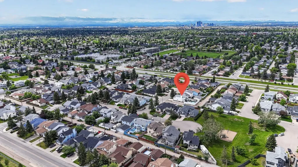 70 Pasadena Gardens NE Calgary AB T1Y 6M8