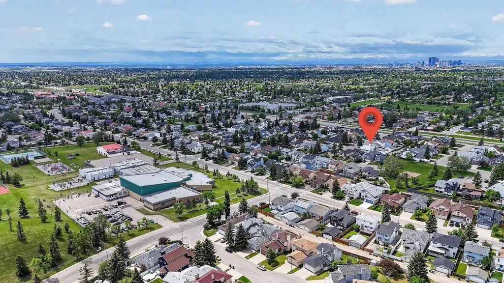 70 Pasadena Gardens NE Calgary AB T1Y 6M8