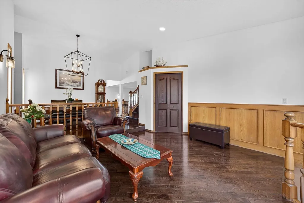 70 Pasadena Gardens NE Calgary AB T1Y 6M8