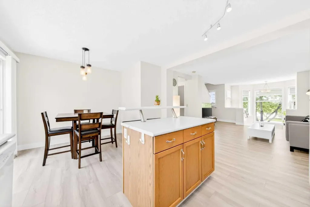203 Mckenzie Towne Gate SE Calgary AB T2Z 4G2