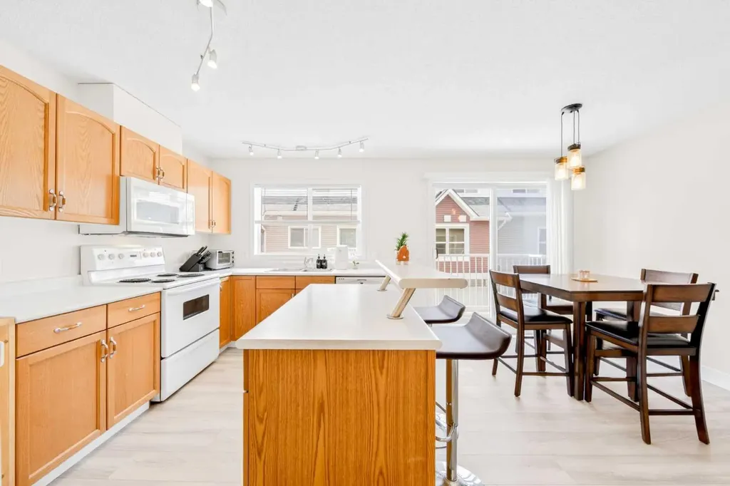 203 Mckenzie Towne Gate SE Calgary AB T2Z 4G2