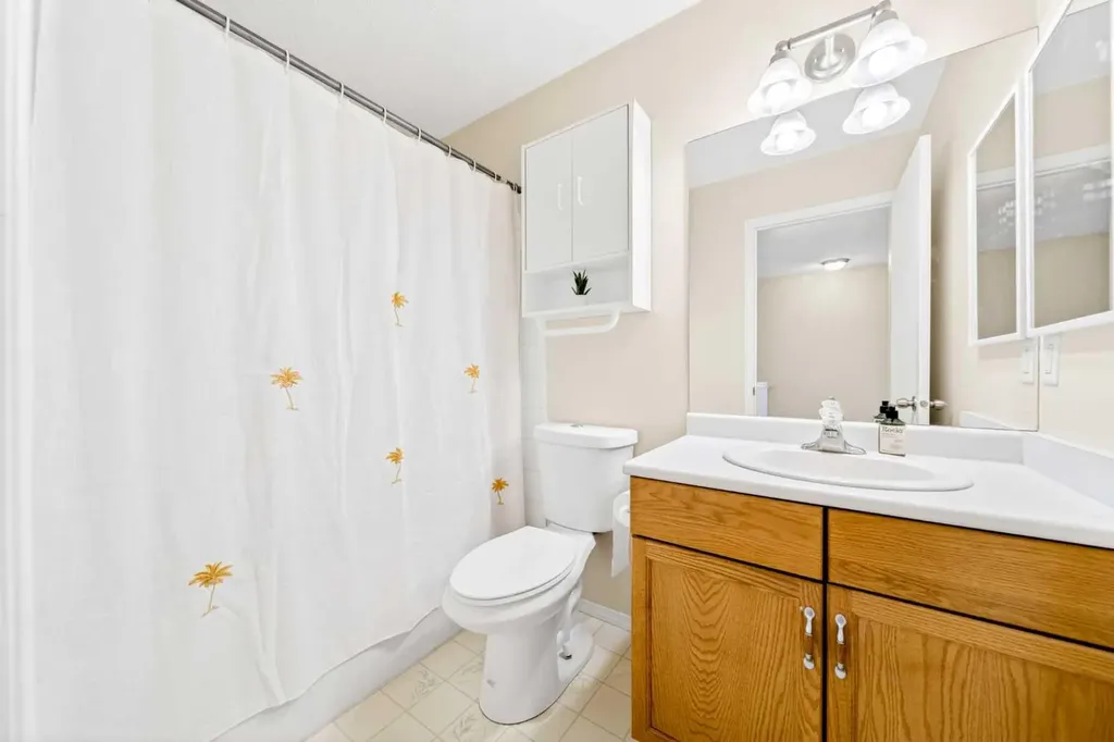 203 Mckenzie Towne Gate SE Calgary AB T2Z 4G2