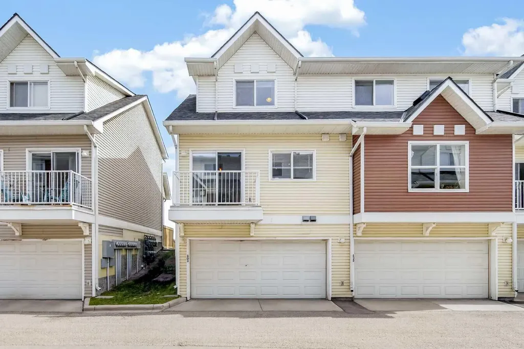 203 Mckenzie Towne Gate SE Calgary AB T2Z 4G2