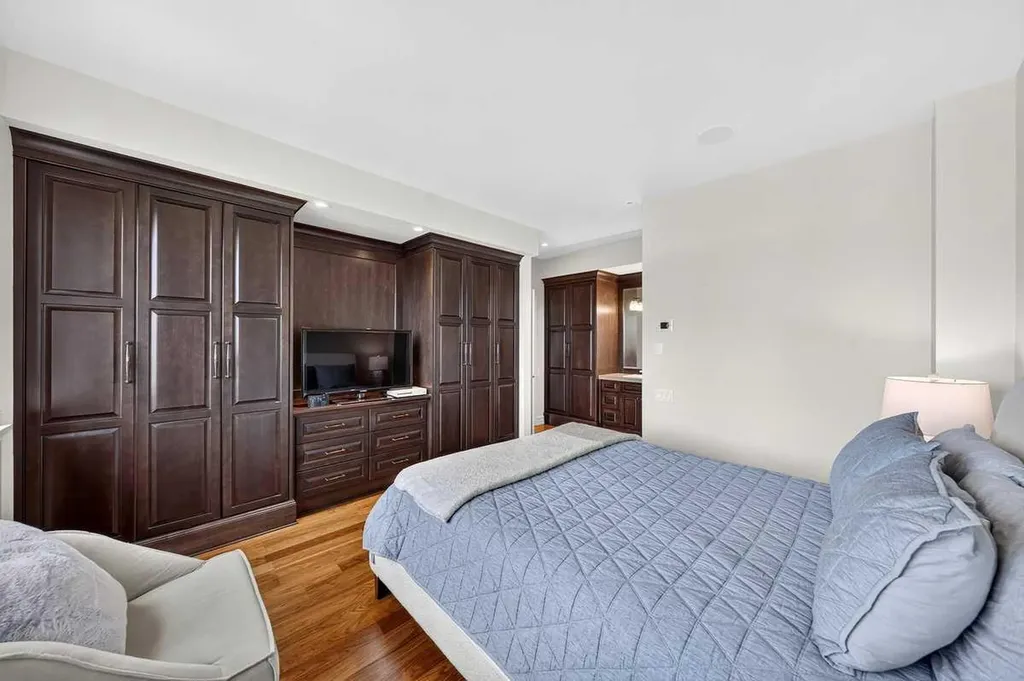 1214 Memorial Drive NW Calgary AB T2N3E5