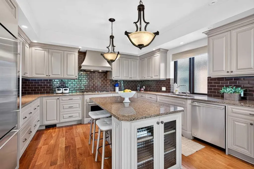 1214 Memorial Drive NW Calgary AB T2N3E5