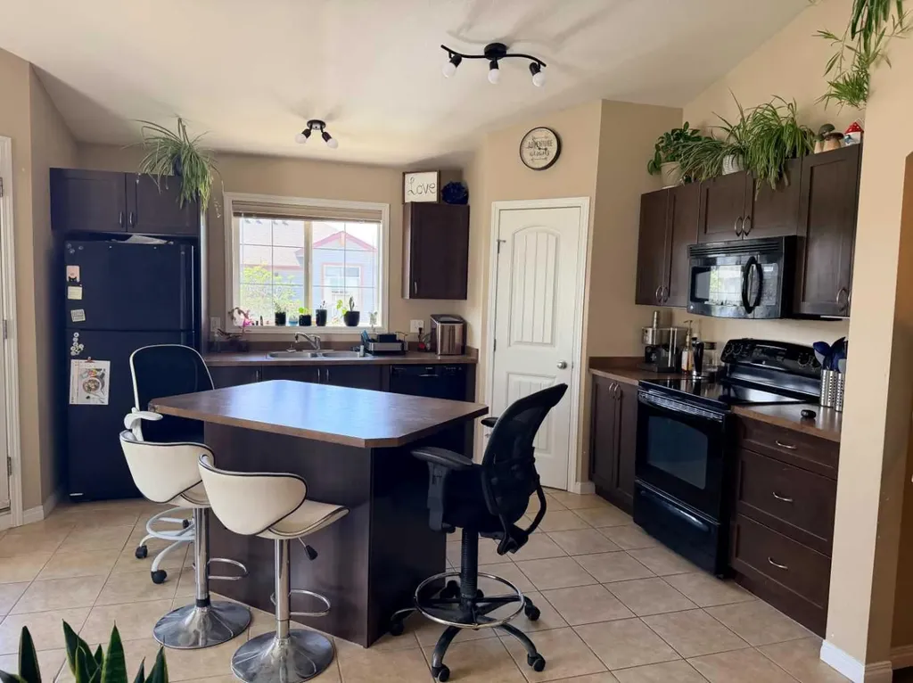 31 Jamieson Avenue Red Deer AB T4P 0H7