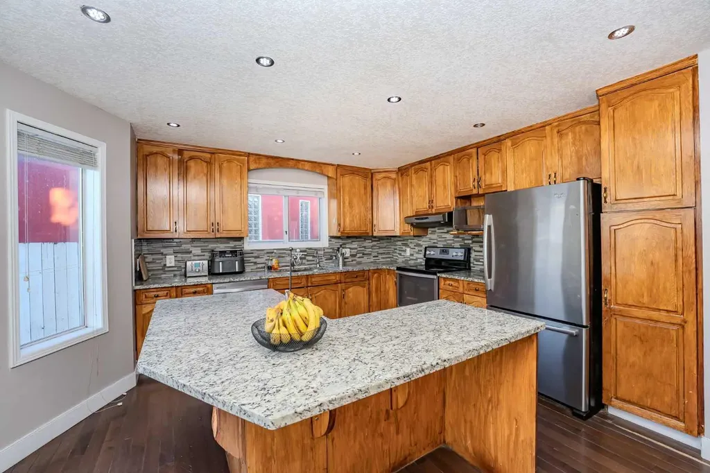 4 Del Ray Crescent NE Calgary AB T1Y 6V8