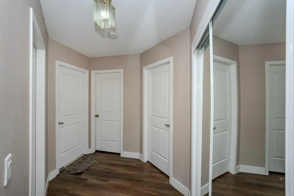 4 Del Ray Crescent NE Calgary AB T1Y 6V8