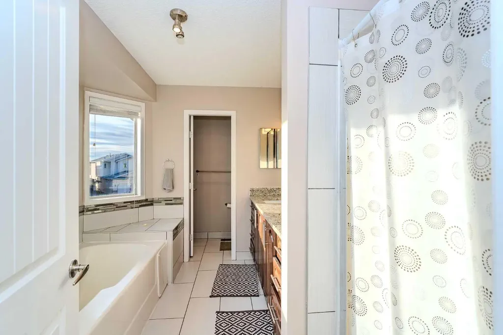 4 Del Ray Crescent NE Calgary AB T1Y 6V8