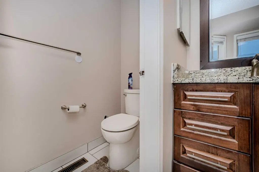4 Del Ray Crescent NE Calgary AB T1Y 6V8