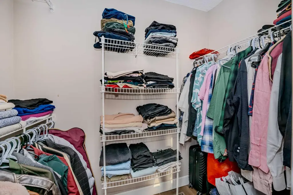 4 Del Ray Crescent NE Calgary AB T1Y 6V8