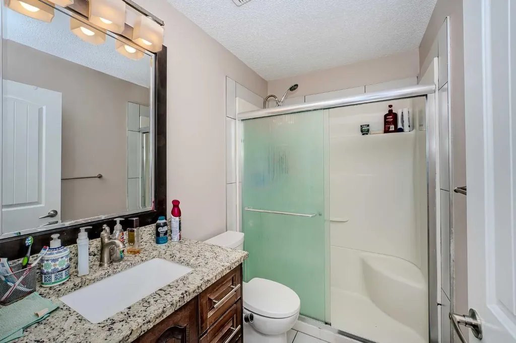 4 Del Ray Crescent NE Calgary AB T1Y 6V8