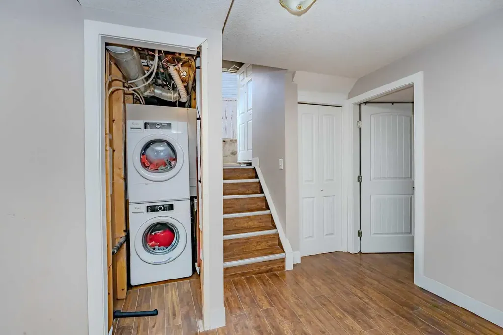 4 Del Ray Crescent NE Calgary AB T1Y 6V8