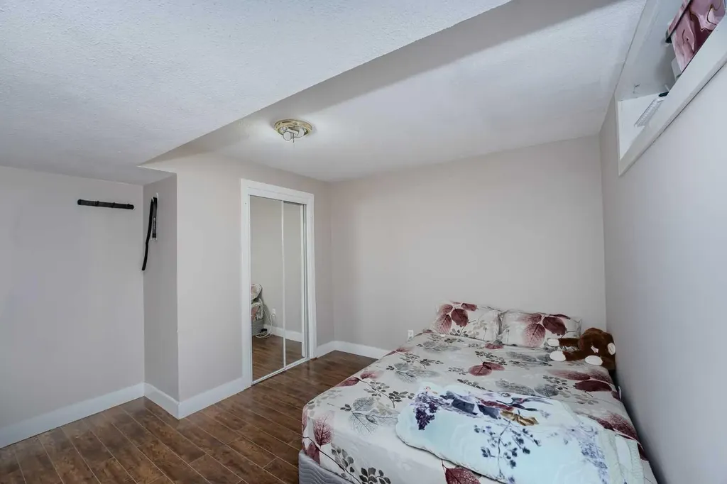 4 Del Ray Crescent NE Calgary AB T1Y 6V8