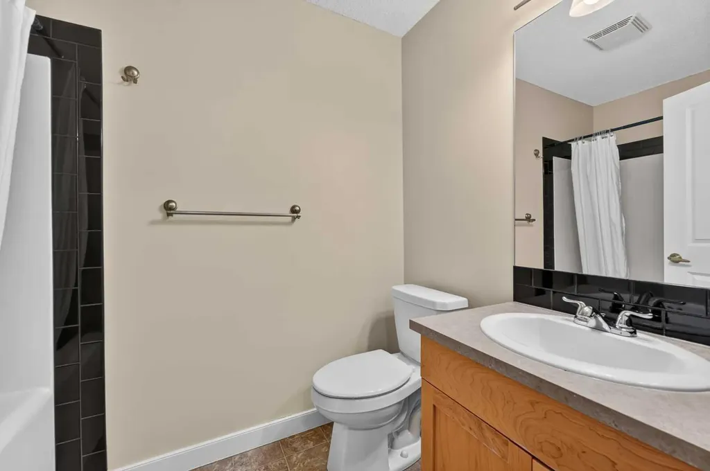 5605 Henwood Street SW Calgary AB T3E 7R2