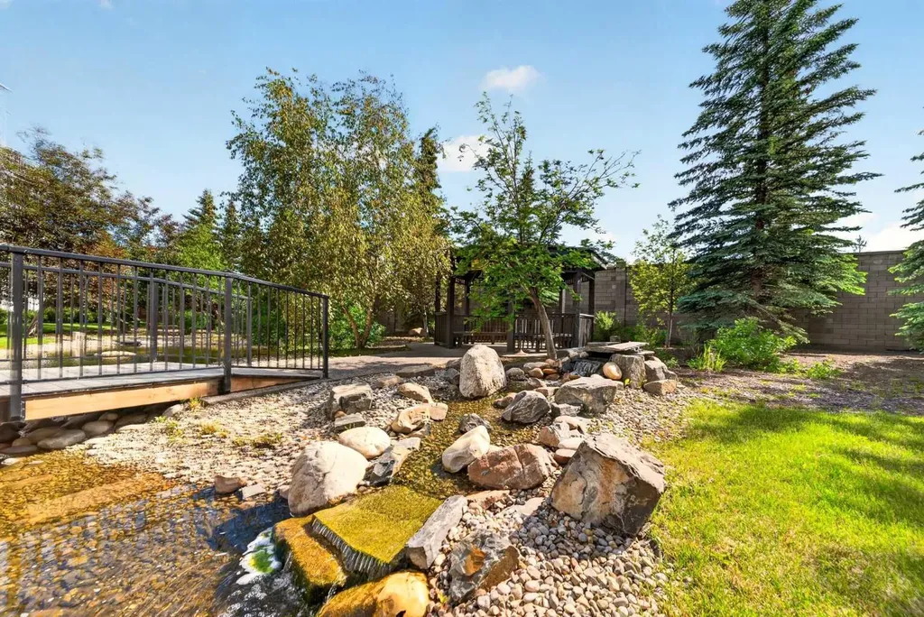 5605 Henwood Street SW Calgary AB T3E 7R2