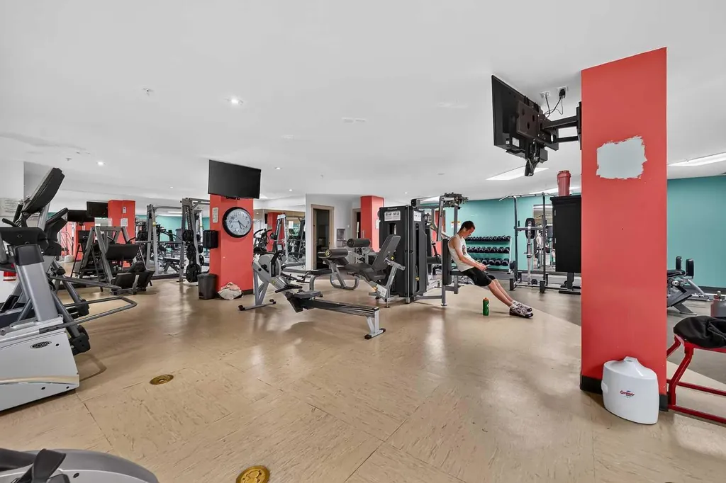 5605 Henwood Street SW Calgary AB T3E 7R2