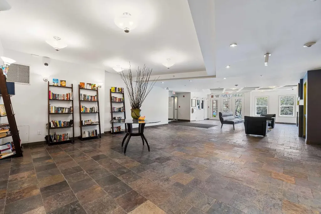 5605 Henwood Street SW Calgary AB T3E 7R2
