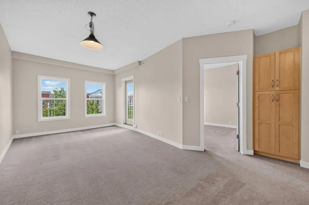 5605 Henwood Street SW Calgary AB T3E 7R2