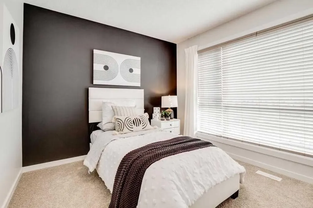 102 Rochester Crescent NW Calgary AB T3L 0J6