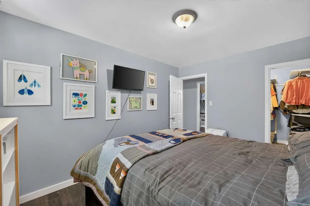 624 Regal Park NE Calgary AB T3E 0S6