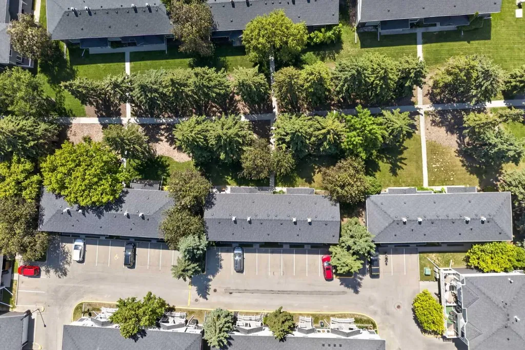 624 Regal Park NE Calgary AB T3E 0S6