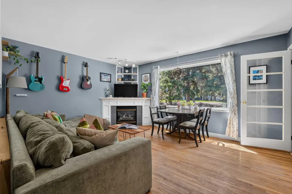 624 Regal Park NE Calgary AB T3E 0S6