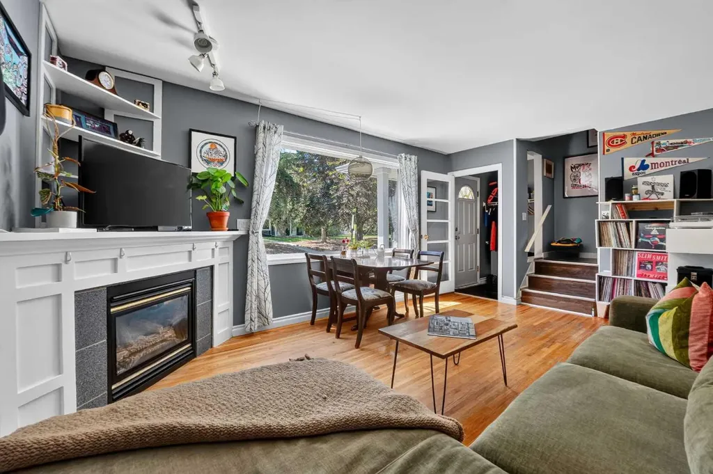 624 Regal Park NE Calgary AB T3E 0S6